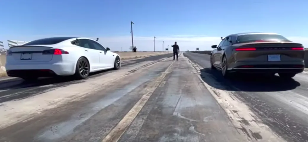 La Tesla Model S Plaid sfida la Lucid Air Dream Edition [Video]