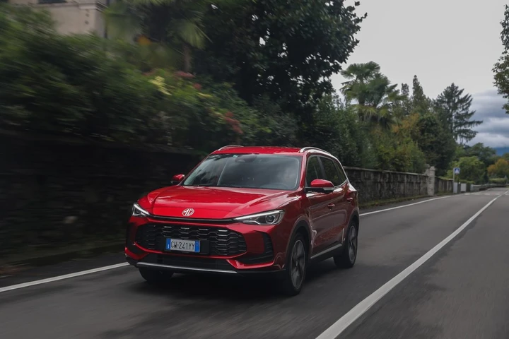 MG ZS Hybrid+ raggiunge 150.000 unità vendute: il successo della mobilità accessibile