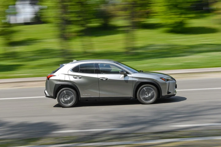 Lexus UX300e: prova di convivenza con l’elettrica giapponese