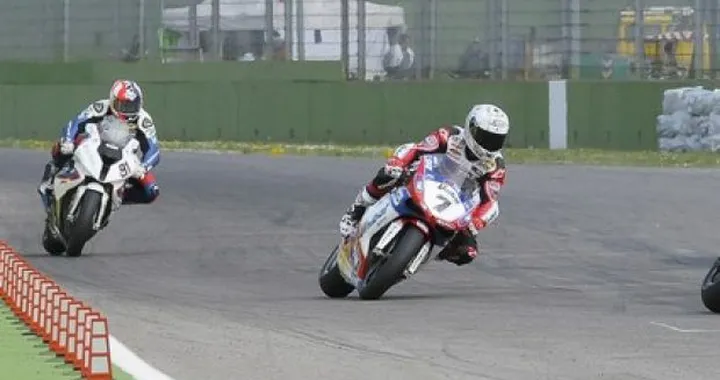 WSBK Imola, le pagelle. Che Checa! E che Sykes! Bravo Biaggi,  ma ... Scalpitano i nostri "giovani leoni"