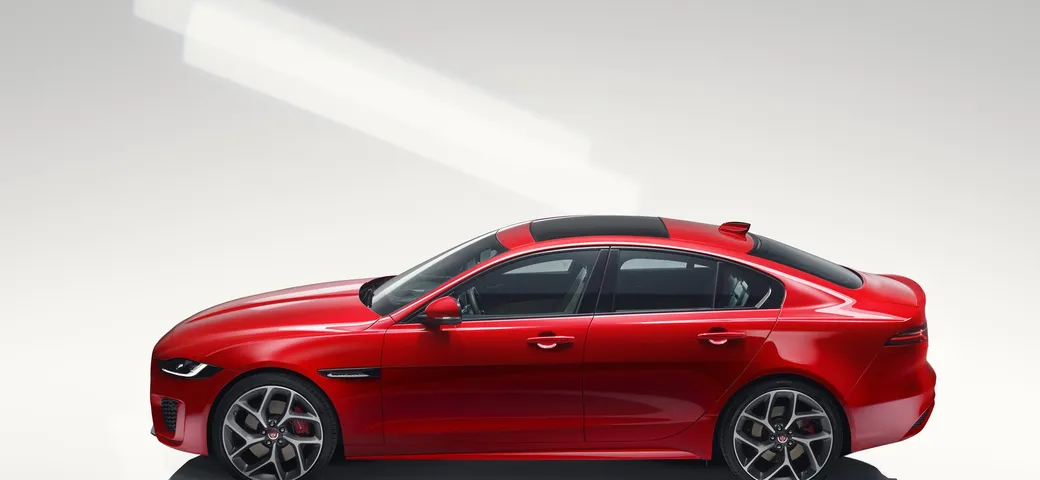 Jaguar XE: ancora più lusso e tecnologia