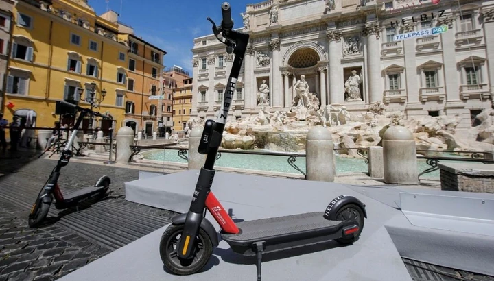 Monopattini a Roma: stretta in arrivo con il numero chiuso