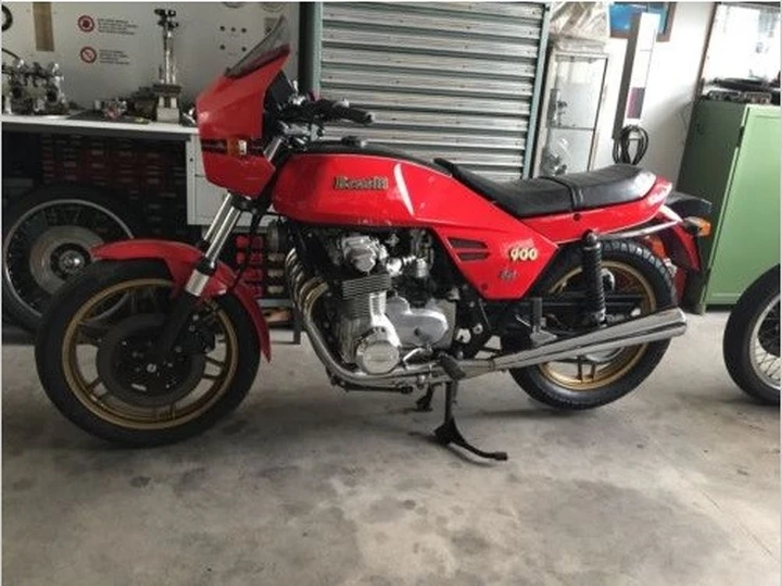 Una Benelli Sei 900 del 1981 con soli 80 km su Ebay