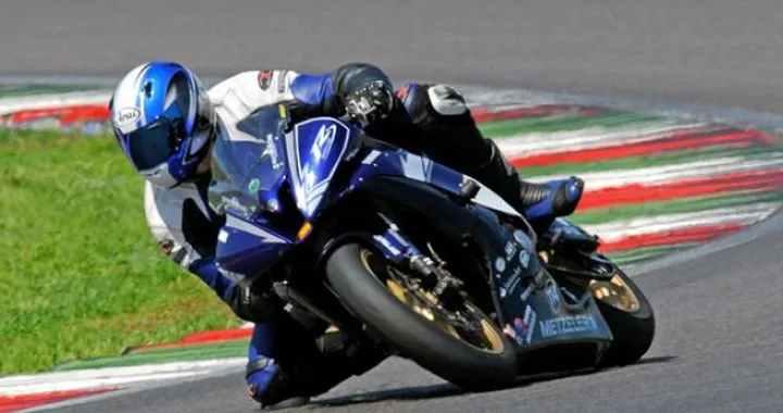 Scatto in Corsa: Yamaha R6 a Franciacorta