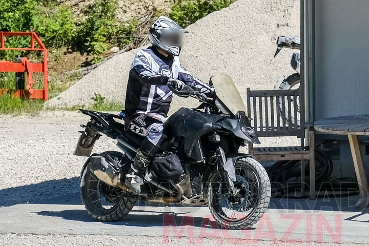 BMW R 1300 GS: ecco le prime foto spia