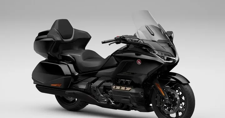 Nuova Honda Gold Wing Tour: debutta la nuova top di gamma del brand [FOTO]