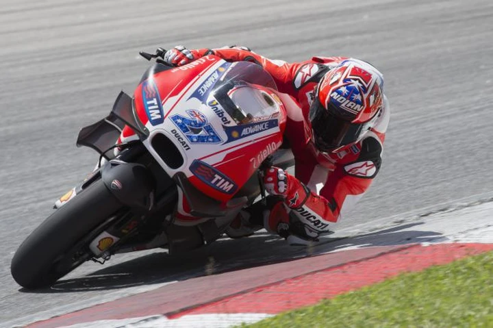 MotoGP Sepang test, Yamaha in fuga con Lorenzo lepre davanti a Rossi e Marquez. Stoner c’è, sul campo “prima guida” Ducati