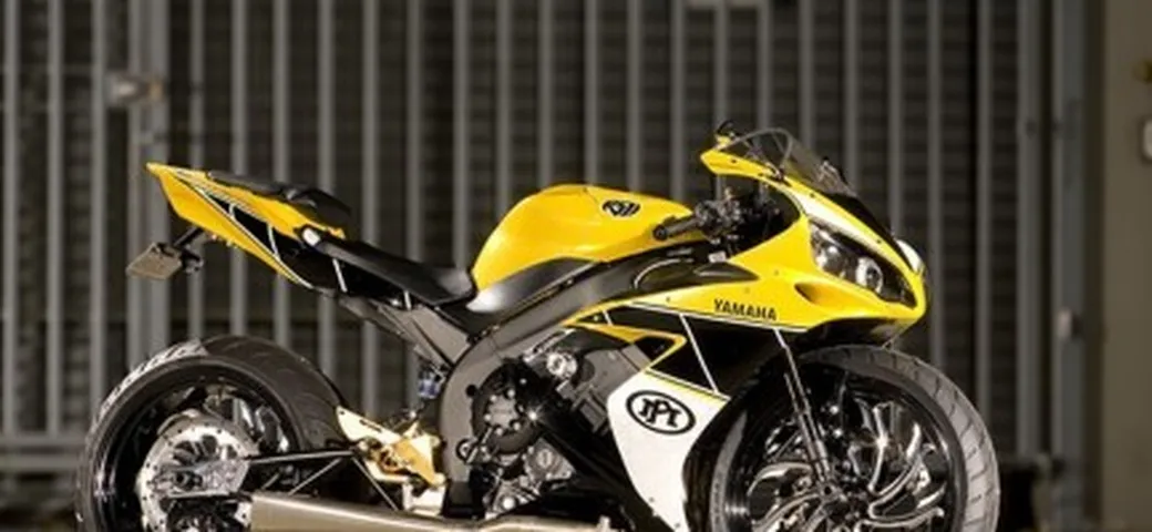 Yamaha R1 Roberts by Roland Sands Design