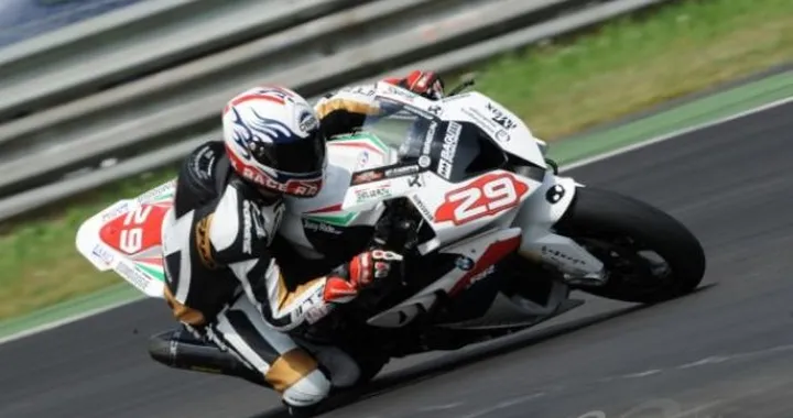 TEST BMW S1000RR Superstock Ayrton Badovini