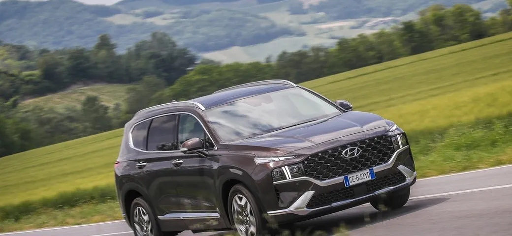 Hyundai Santa Fe Plug-in Hybrid: prezzi, offerte e dotazioni della nuova versione ibrida ricaricabile