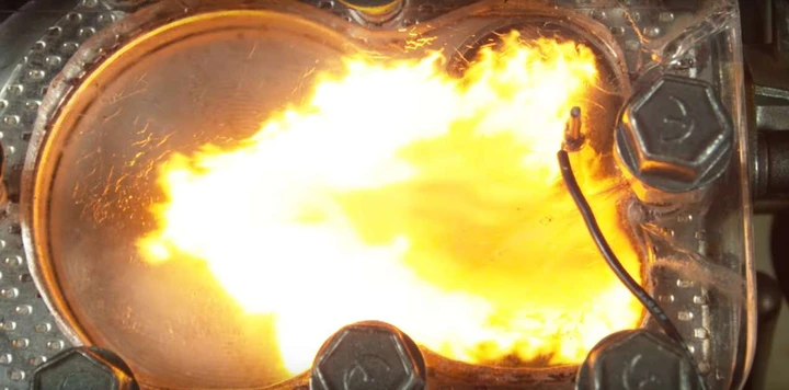 VIDEO: ecco cosa accade all'interno di un motore