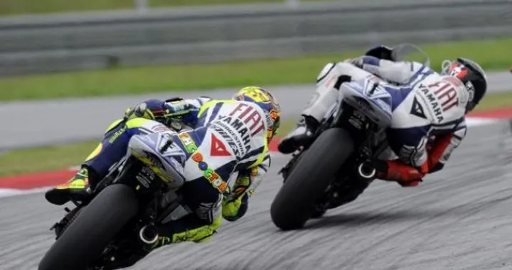 MotoGP all'Estoril: Lorenzo bastona Rossi, Dovizioso beffa Simoncelli