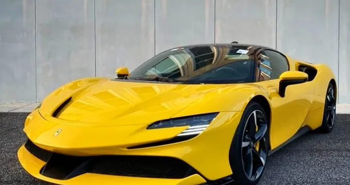 Ferrari SF90 Stradale: consegnato a Roma il primo esemplare