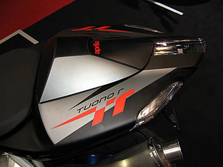 Salone Milano - Aprilia Tuono R
