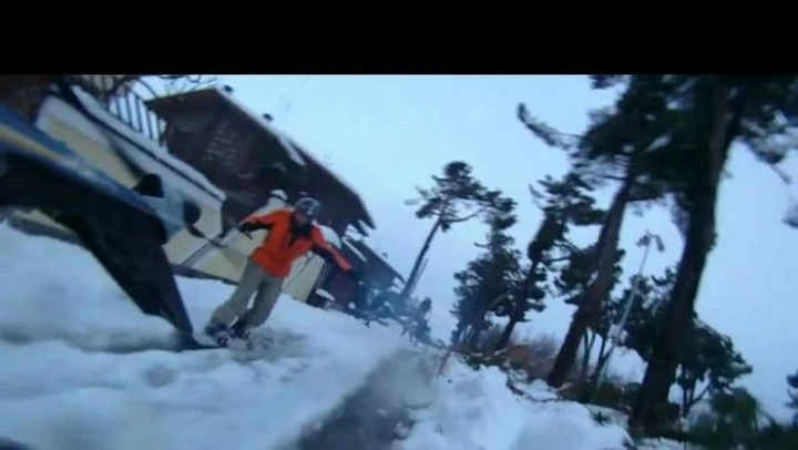 Moto snowboarding: moto e snowboard in città