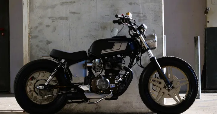 Honda CM400 Bobber: la trasformazione firmata JasinTom Motorcycles
