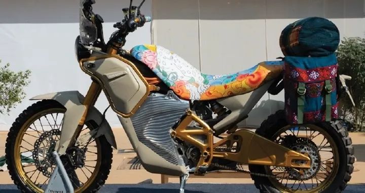 Royal Enfield Himalayan Electric si avvicina: il prototipo cambia look