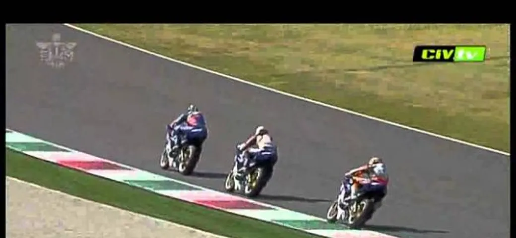 Yamaha R Series Cup 2011: vittorie per Ugo Laudati (R1) e Yuri Menchetti (R6)