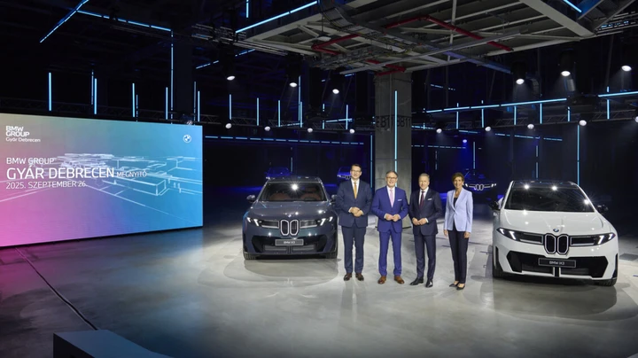 BMW inaugura lo stabilimento per la iX3 e la Neue Klasse