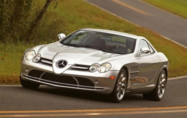 Mercedes richiama tre SLR per sostituire il parabrezza