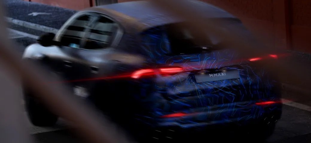 Maserati Grecale: un muletto dell'inedito SUV si schianta a Torino