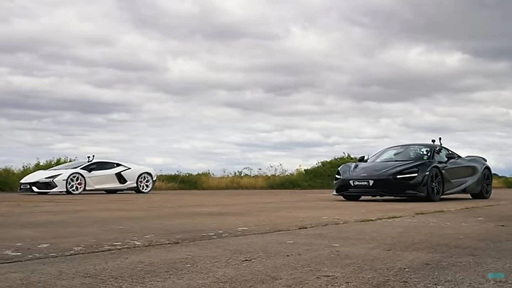 McLaren 750S vs Lamborghini Revuelto: una drag race stellare
