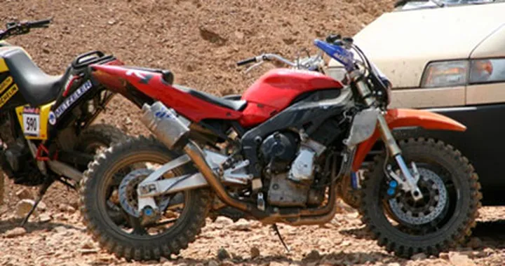 Foto del giorno: R1 da cross