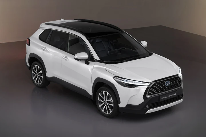 Toyota Corolla Cross 2022: al via gli ordini in Italia