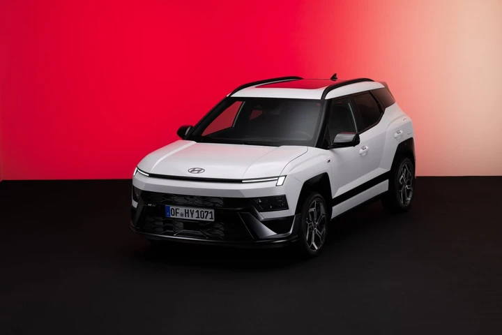 Nuova Hyundai Bayon, cambia tutto: arriva anche il motore full hybrid da 138 CV