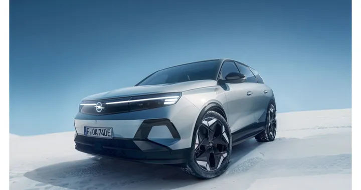 Opel Grandland Electric AWD, ora con trazione integrale alla spina