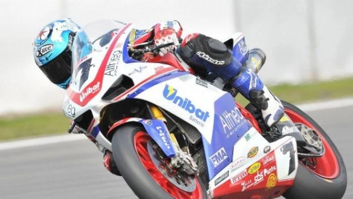 WSBK: FP1 di Imola al team Althea. Carlos Checa davanti a tutti seguito da Shakey Byrne