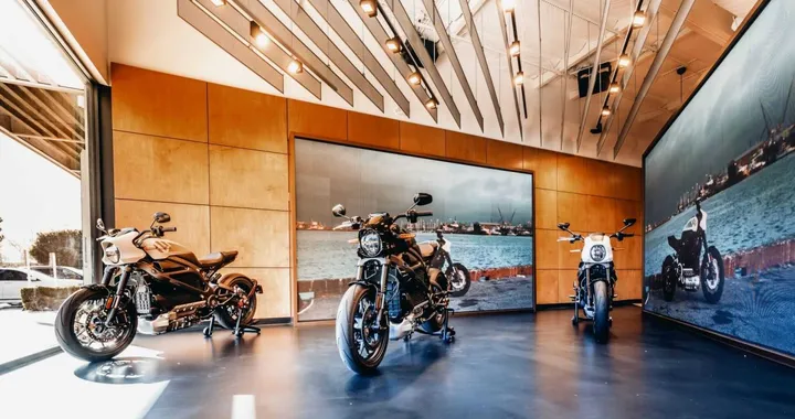 LiveWire One: prezzo tagliato a 14.890€, parte la sfida alla Honda WN7