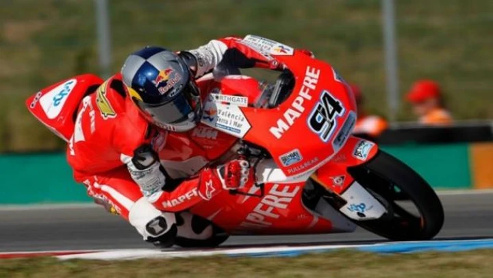Moto3, Brno: vince Jonas Folger, Salom infila Cortese e Vinales