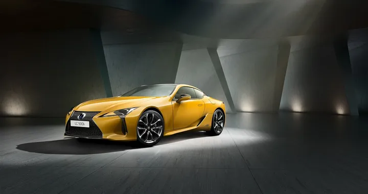 Lexus LC: la versione speciale Yellow Edition al Salone di Parigi