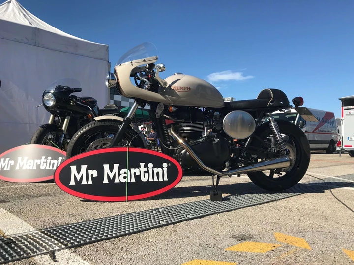 Le Special di Motoblog: Triumph & Mr.Martini, shekerate non mescolate
