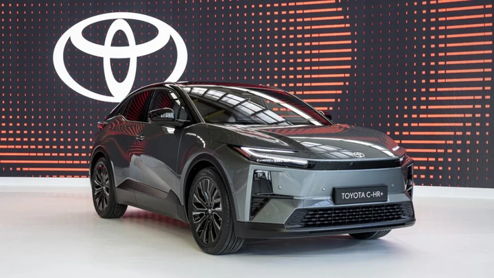 Toyota richiama 10.000 C-HR EV, un bug può far perdere potenza durante la marcia