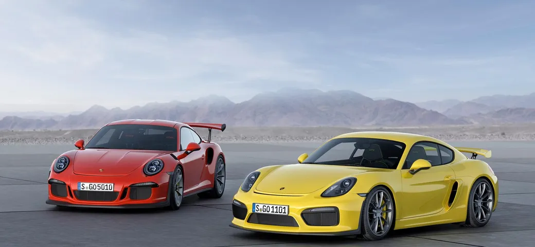 Porsche 911 GT3 RS e Cayman GT4 in pista [Video]