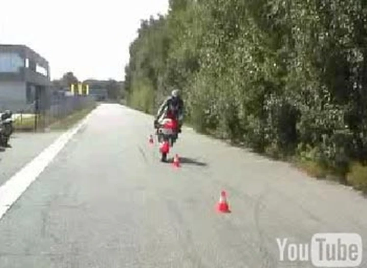 Slalom su ruota anteriore