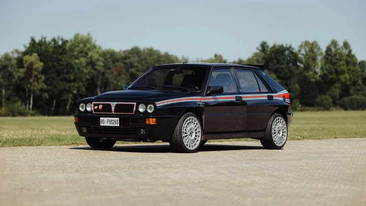 Due miti, una sola auto: Lancia Delta di Vasco Rossi all'asta