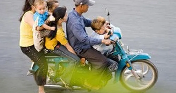 Cassazione: motorino truccato? paga papà!