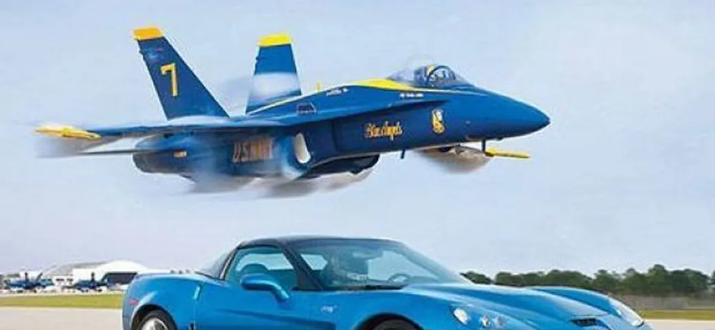 Video: Corvette ZR1 sfida un caccia F/A-18 Hornet