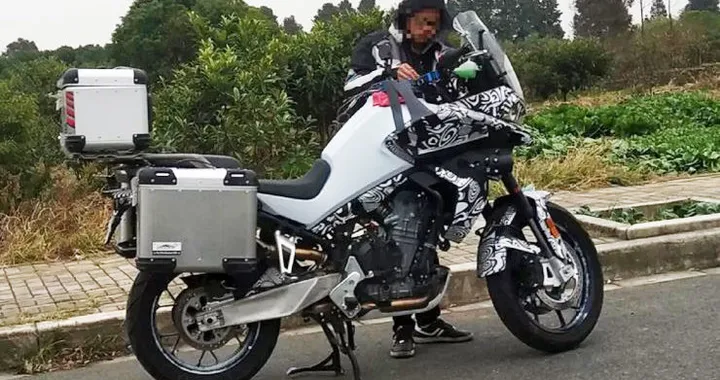 CF Moto: le foto spia della nuova crossover. Sarà motorizzata KTM?