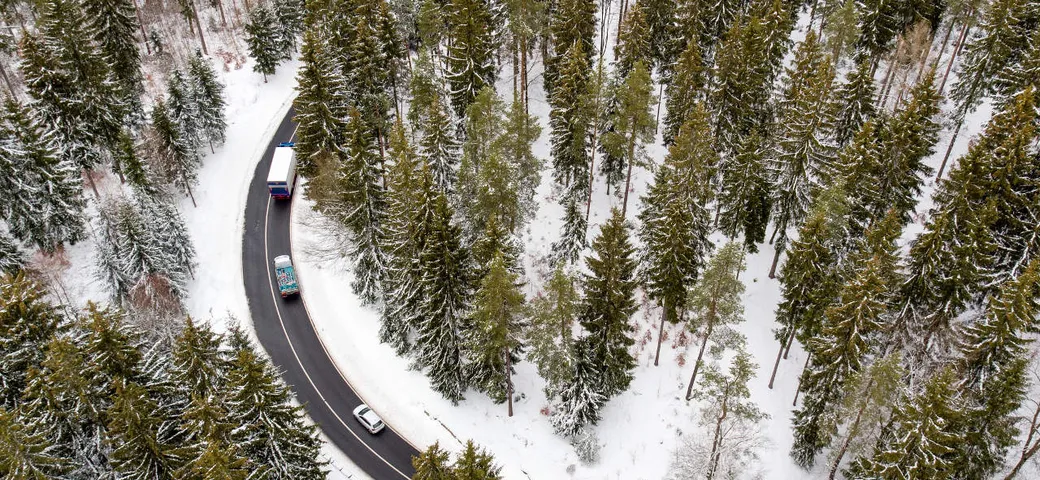 Auto elettriche, il freddo dimezza l'autonomia: batterie KO