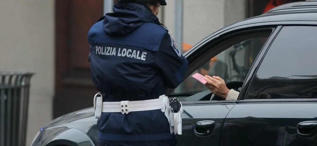 Multe: fino a 169 euro se vai piano