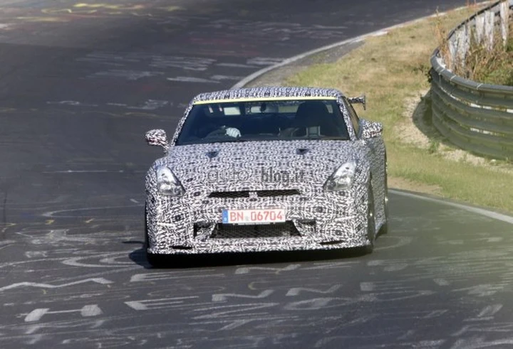 Nissan GT-R Nismo: foto spia del Nurburgring