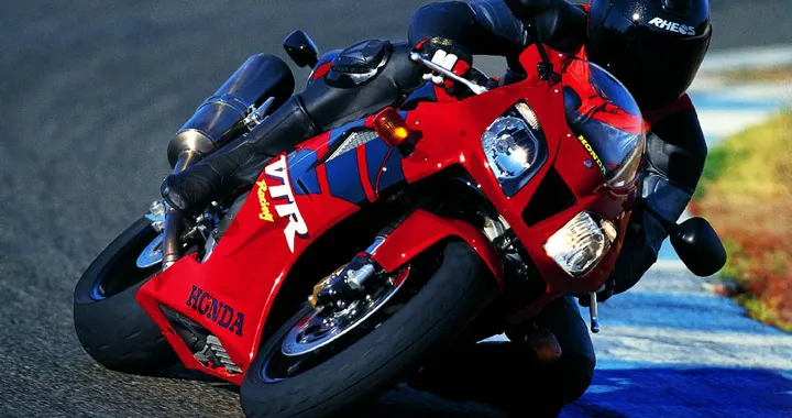 Honda VTR SP : la moto del giorno #motoblogapproved