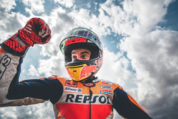 MotoGP, Marquez non perdona. Onore al Dovi. In ombra Rossi e Petrux