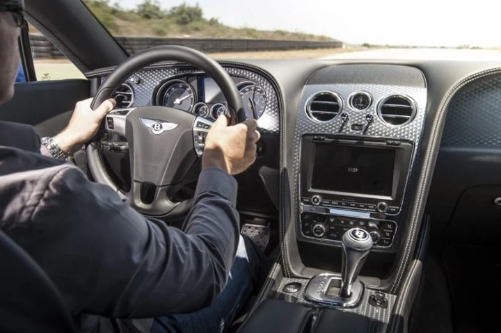 Bentley Continental GT Speed: 2350 kg molto veloci