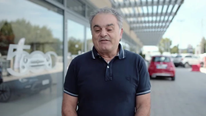 Fiat 500 BeFree Amazon: il video del regalo del nonno alla nipote