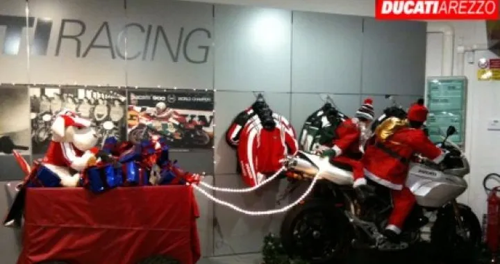 Foto del giorno: Natale in Ducati